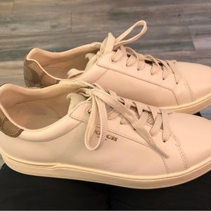 Coach Off White Tennis Shoe sz 9.5